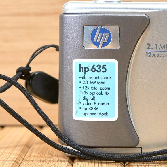 Vintage HP Photosmart HP 635 2.1MP Digital Camera, 3X Optical Zoom - Picture 3 of 7